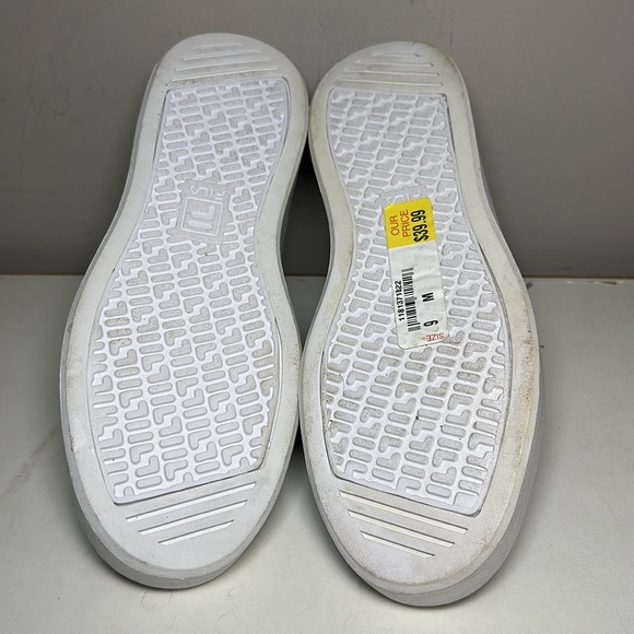 Fila Women's Tie-Dye Sneakers Size 9 - Picture 7 of 9